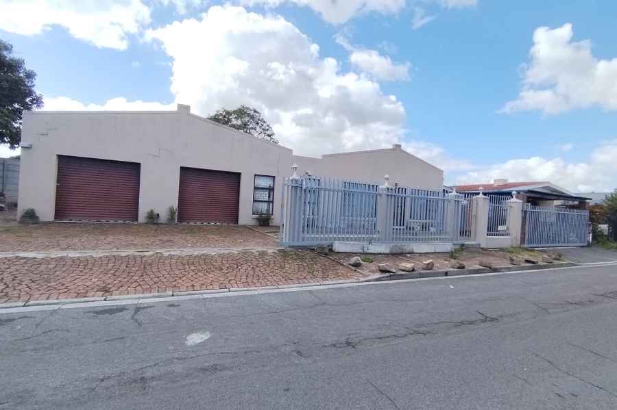 4 Bedroom Property for Sale in Protea Heights Western Cape